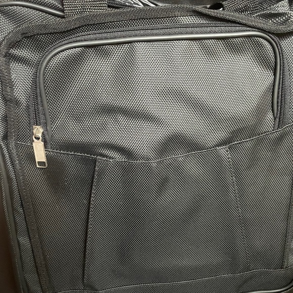 NWT Global New Beginnings Messenger Bag - Picture 2 of 5